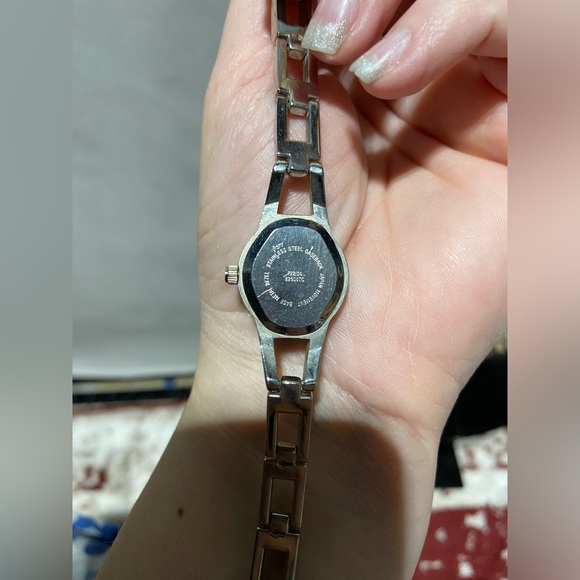 Silver Tone Quartz Watch. - Picture 4 of 4